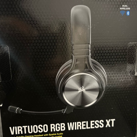 Corsair Virtuoso RGB Wireless XT Headset - Black and Silver